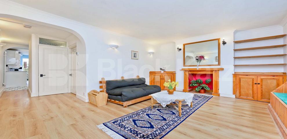 			LET, 1 Bedroom, 1 bath, 1 reception Apartment			 Gladstone Street , Lambeth North/ Waterloo